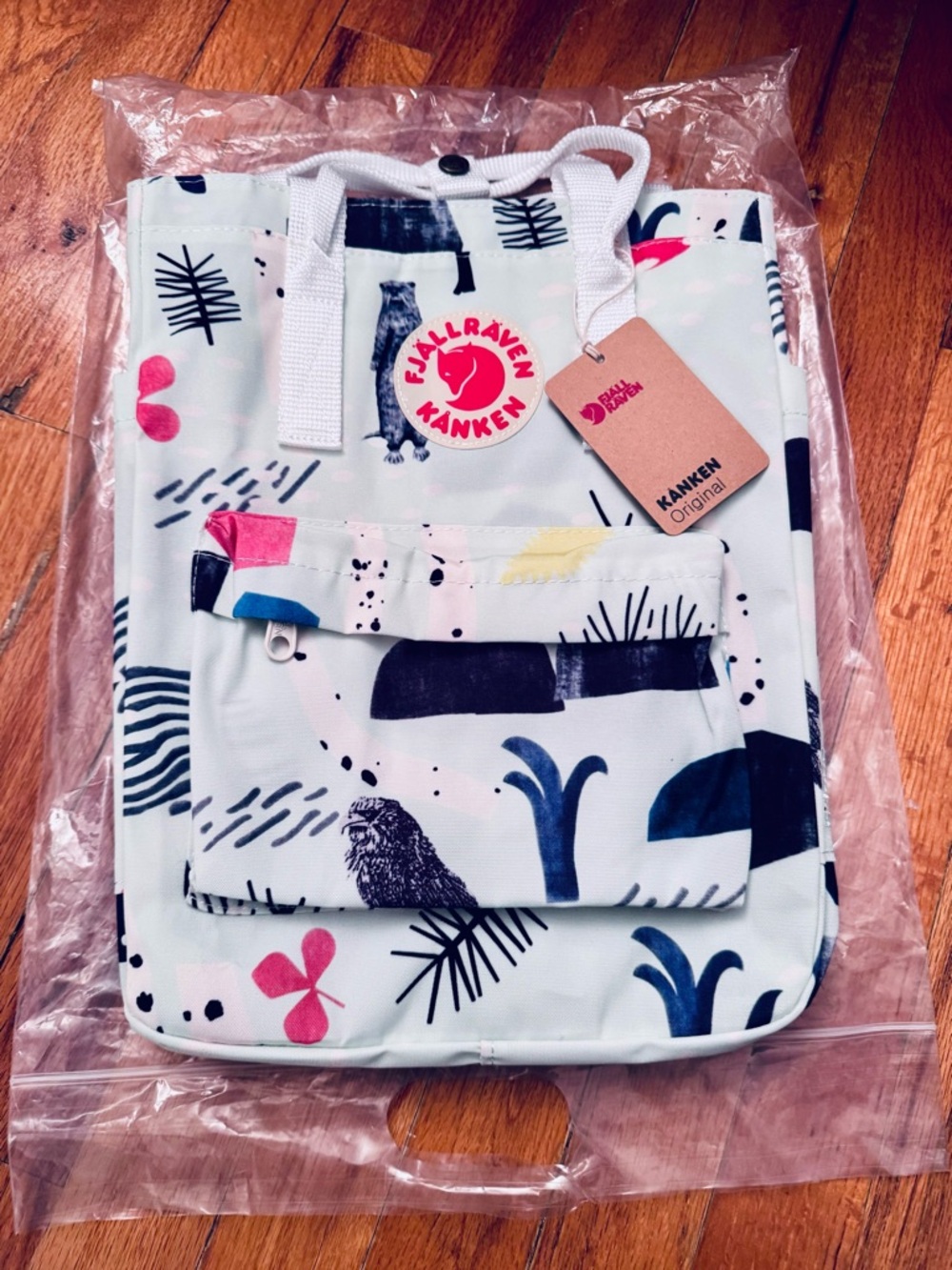 Fjällräven Kånken Big 18L Totepack with Pink and Yellow Accents